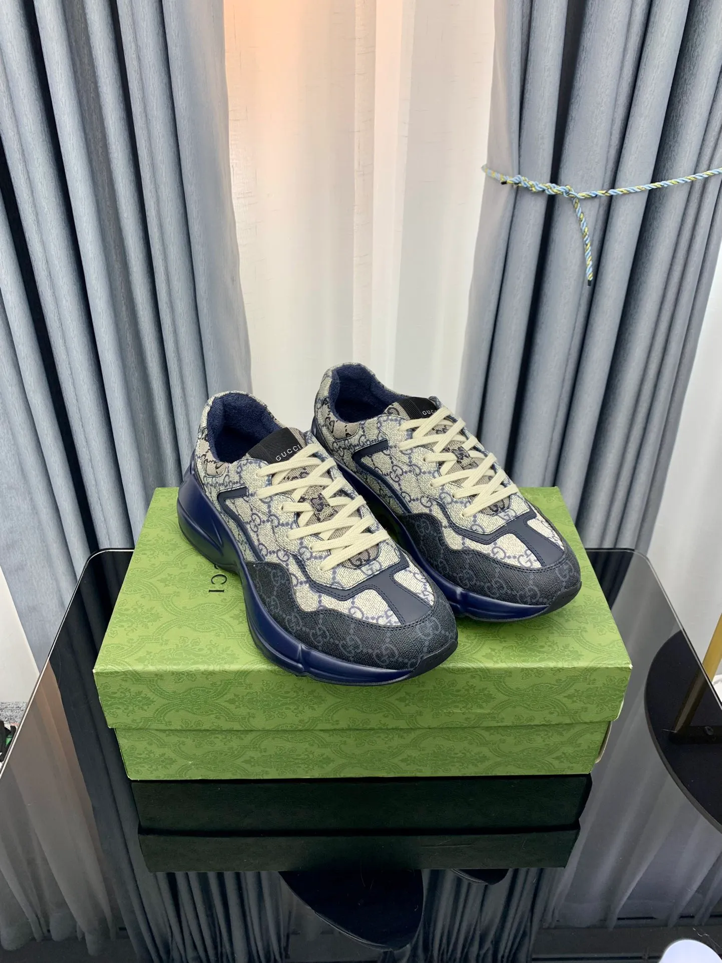 👟👟Ex-factory price 480👟👟 Women's shoes Women's clothing Women's shoes factory Gucci dad shoes for couples Old leather horn-shaped retro jogging shoes The Balenciaga grandpa trend has subsided and ushered in GUCCI dad shoes, the trend leader in the fashion industry. Original shoes are molded and original lasts are made by Italian handmade OEM! [Gucci original dad shoes] Original surface: imported calfskin! Lining: Grade A hybrid lambskin! Outsole: The highest restoration sole T👟👟Ex-factory price U material plus wear-resistant foam (anti-wear cushioning) ivory leather processed with distressed effect The sole is 5cm high! The comfort level is excellent, killing all high-end versions on the market! Original logo outsole! 👣Size: Women’s size 35-40. Men's size 38-45. Women's heel with 🈚️logo! Men's heel with 🈶️logo!